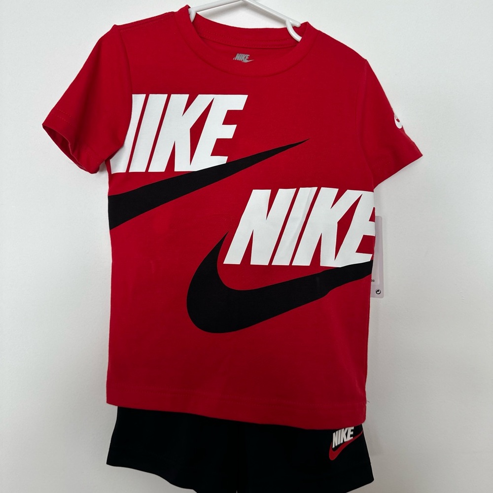 Nike Toddler Boys Shirt and Shorts Set Size 4T